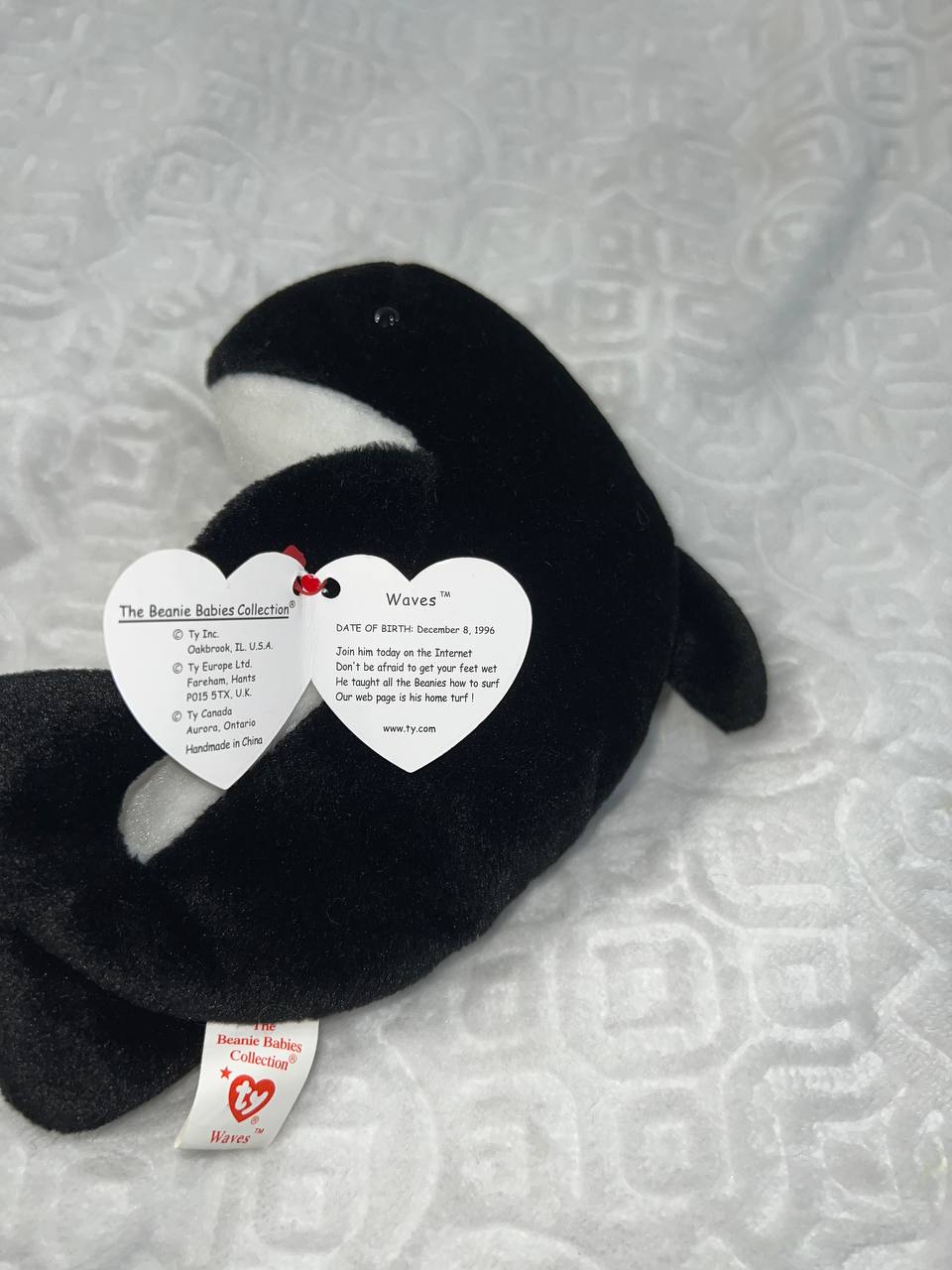 *RARE* MINT Waves 1996 Beanie Baby With Tag in Pristine Condition