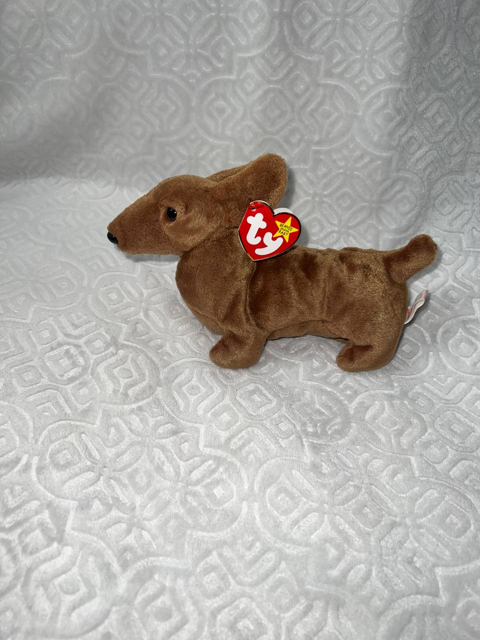 *RARE* MINT Weenie 1995 Beanie Baby With Tag in Pristine Condition